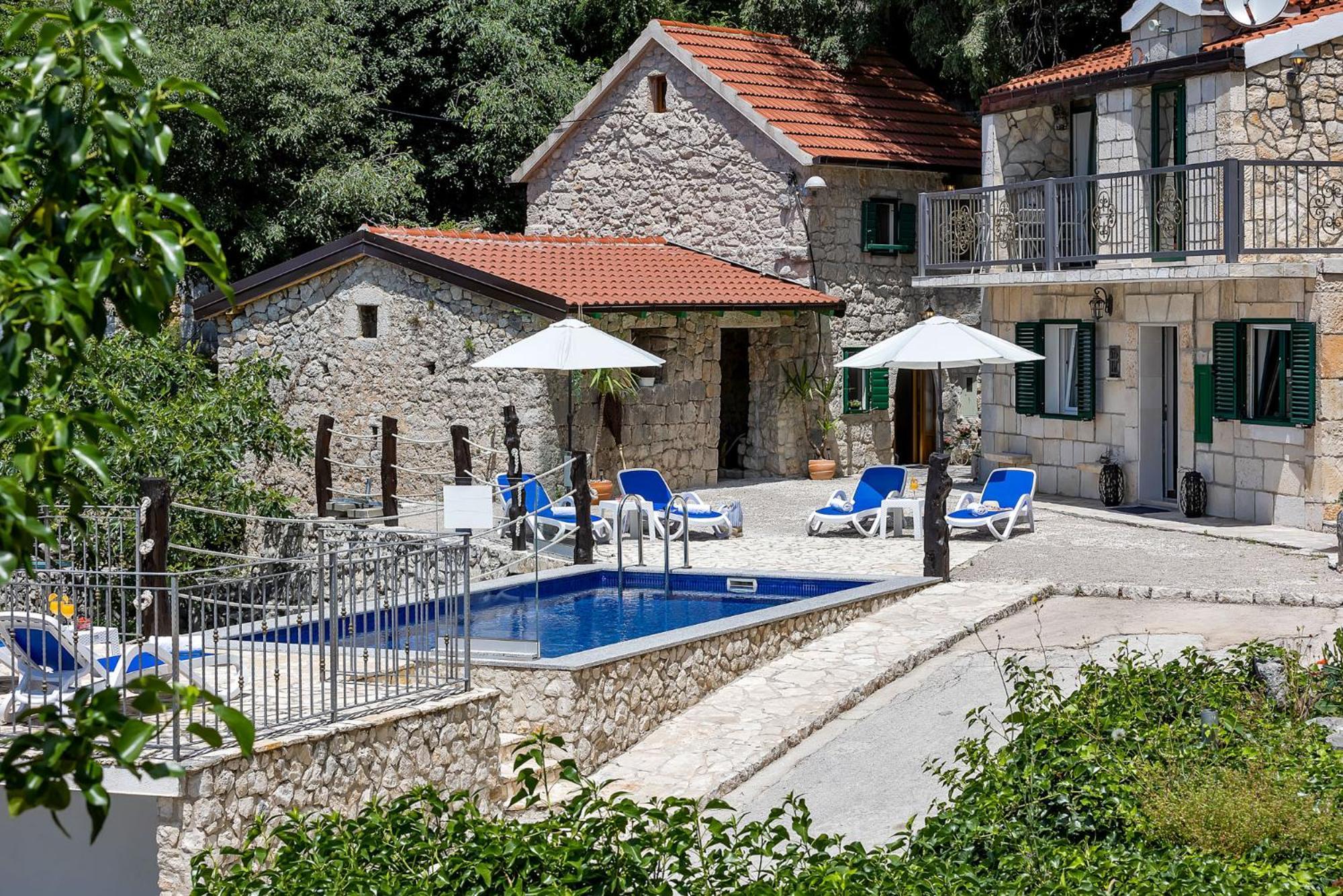 Stonehouse Residence In Makarska With Heated Pool Bagian luar foto