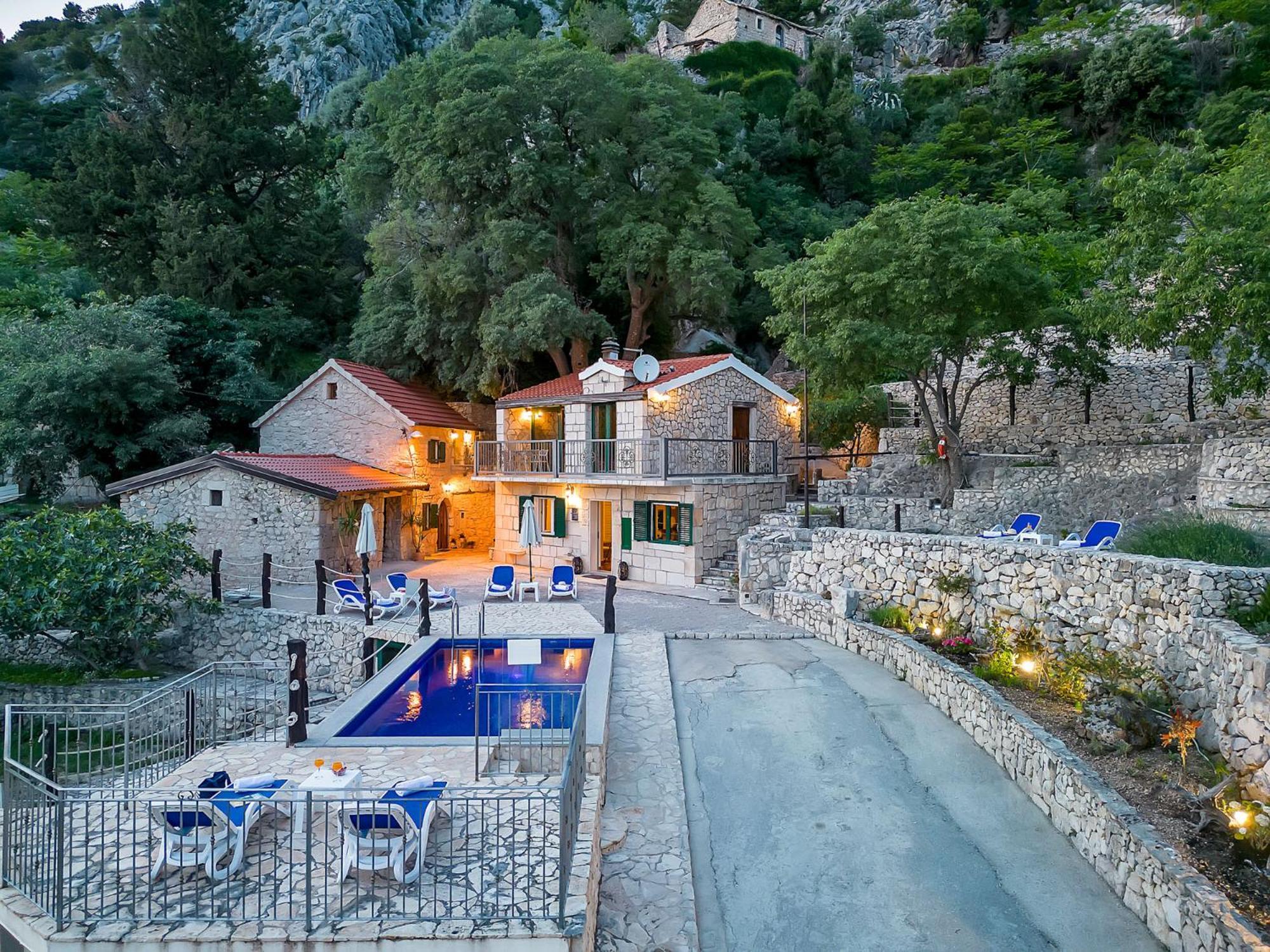 Stonehouse Residence In Makarska With Heated Pool Bagian luar foto