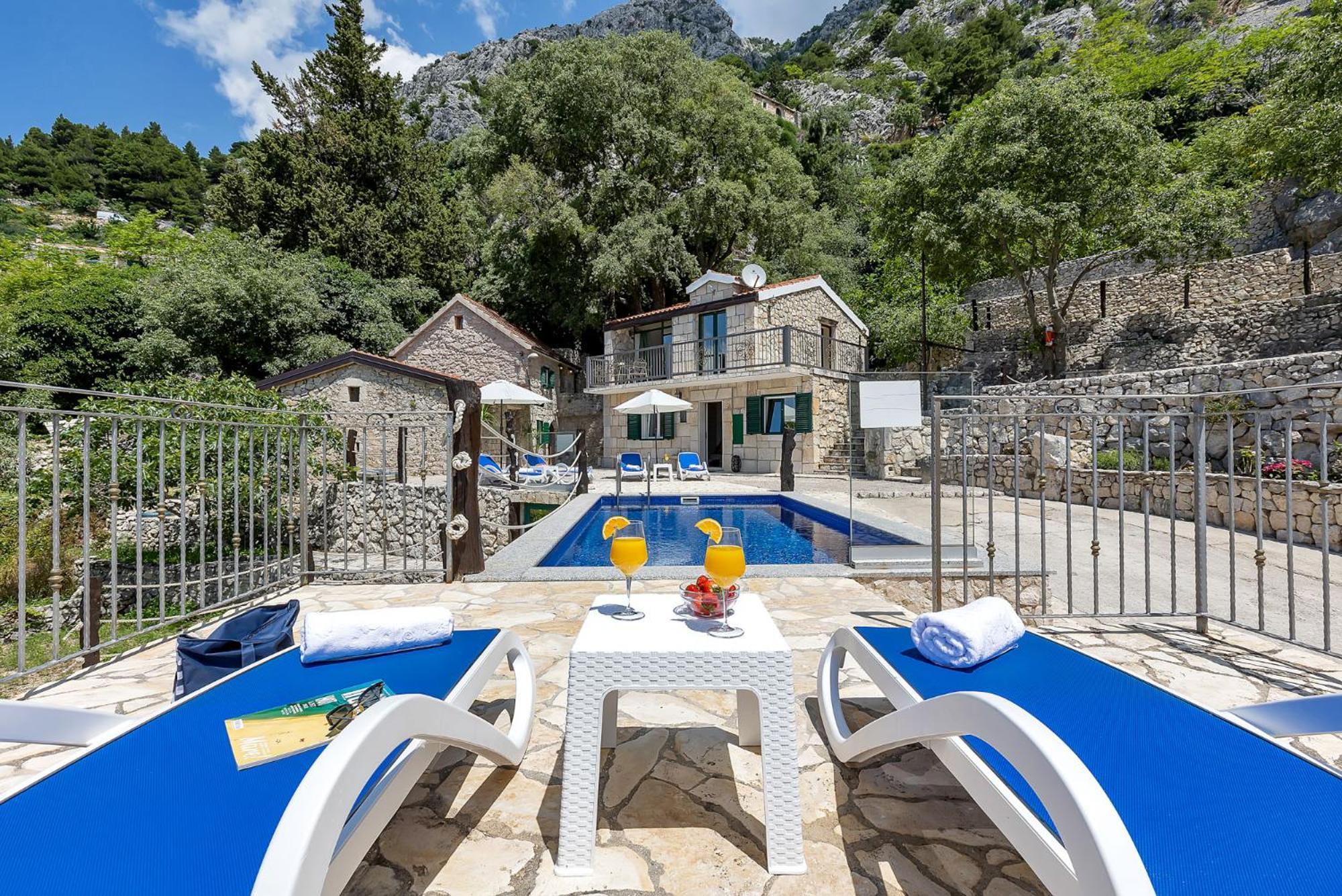 Stonehouse Residence In Makarska With Heated Pool Bagian luar foto